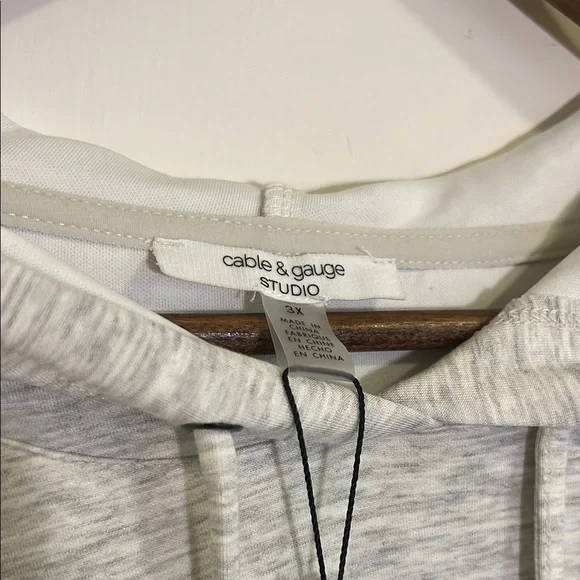 NWT Cable & Gauge Super Soft Gray Hoodie Shirt, Womens Plus 3X - Picture 3 of 8